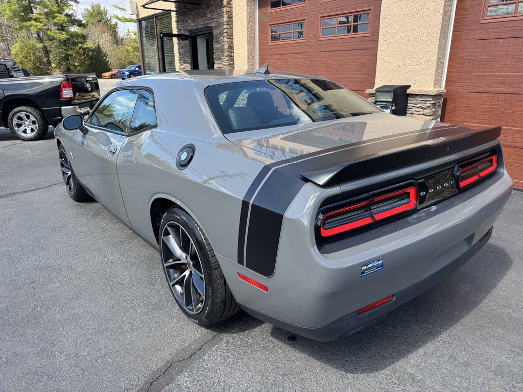 Used 2018 Dodge Challenger R/T Scat Pack w/ Leather Interior Group RWD image 6