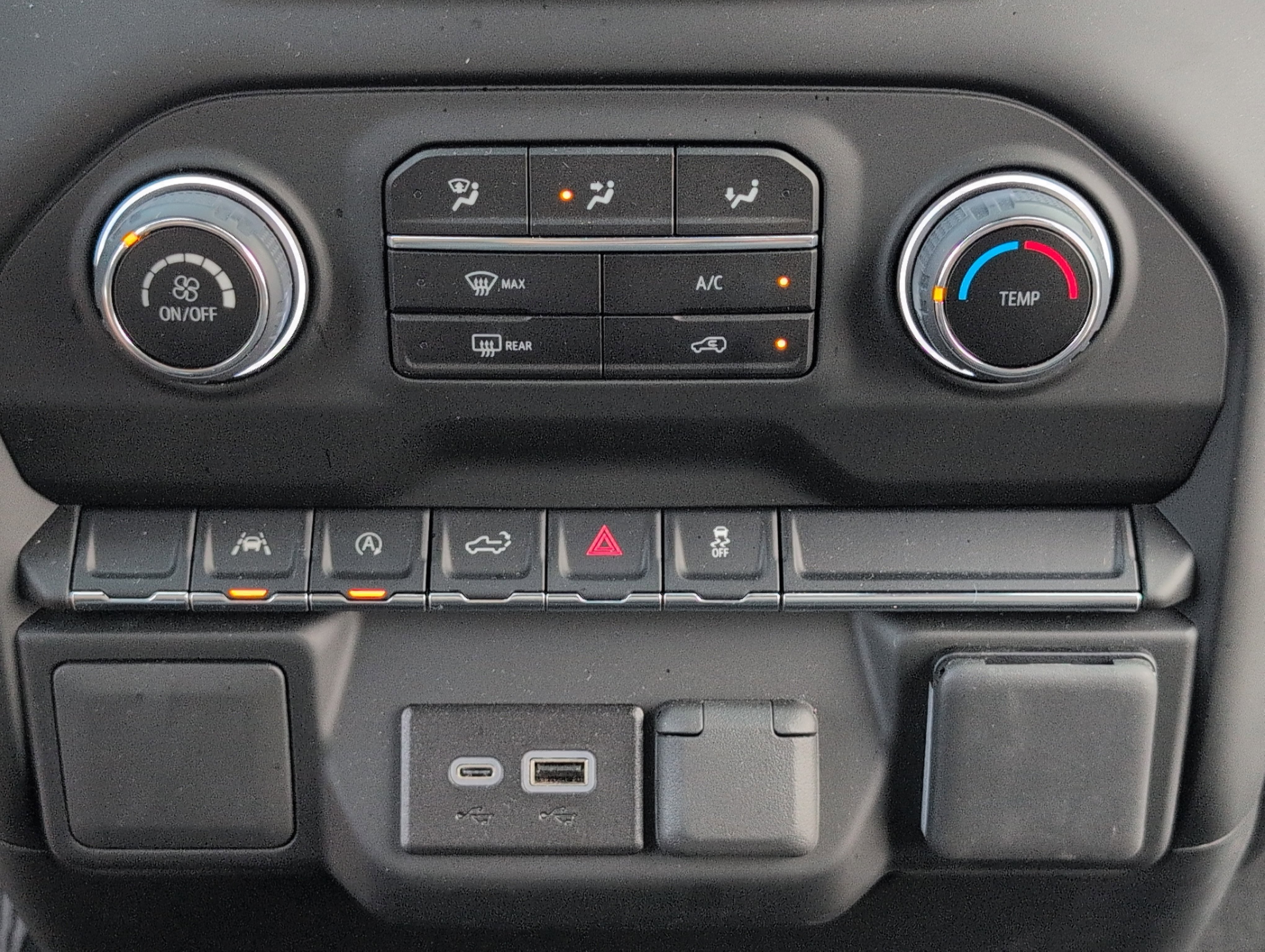 Used 2024 Chevrolet Silverado 1500 Custom image 17