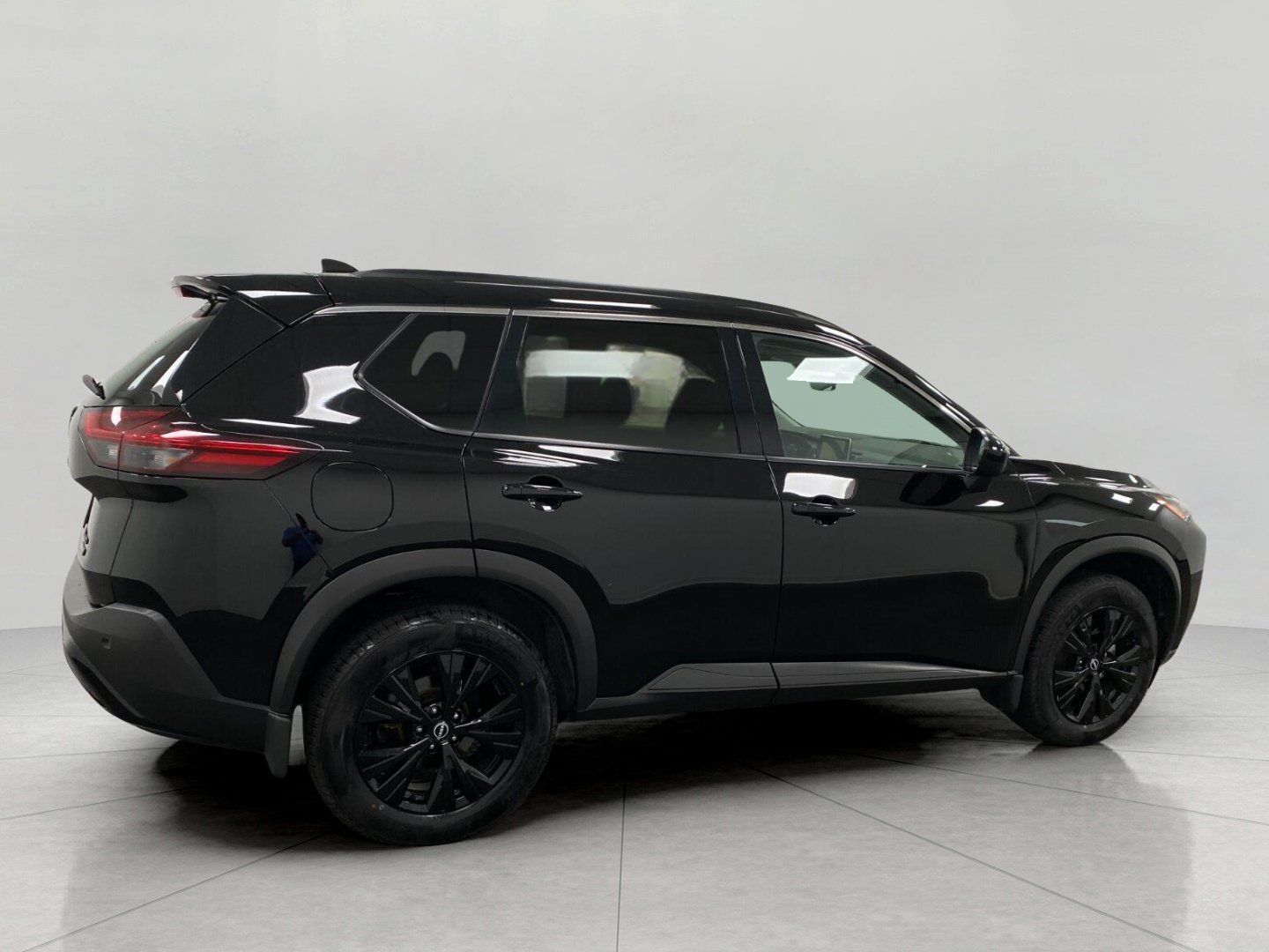 Certified 2023 Nissan Rogue SV w/ SV Premium B Package AWD/4WD image 2