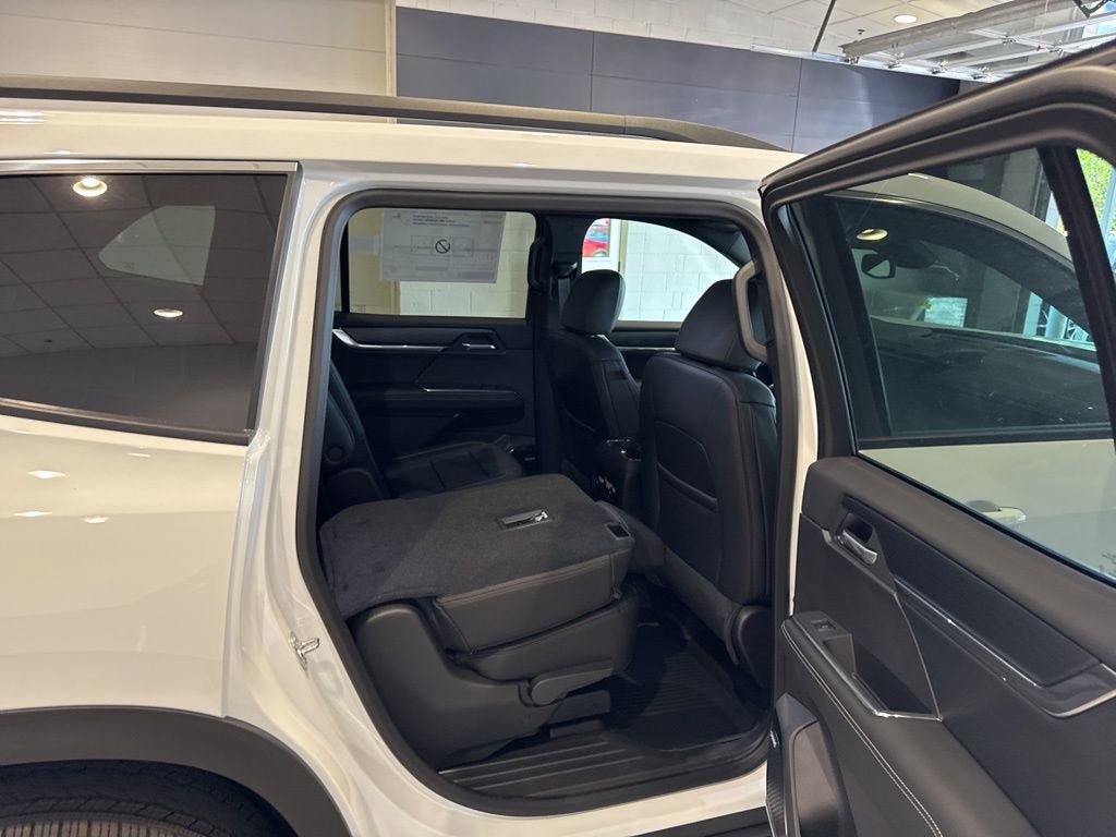 New 2025 GMC Acadia Elevation w/ Elevation Premium Package AWD/4WD image 15