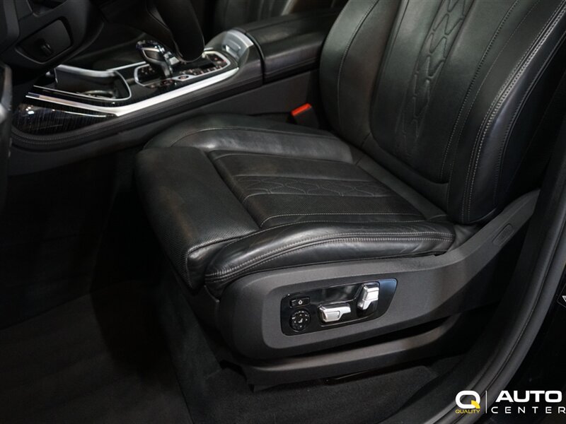 Used 2021 BMW X7 M50i AWD/4WD image 18