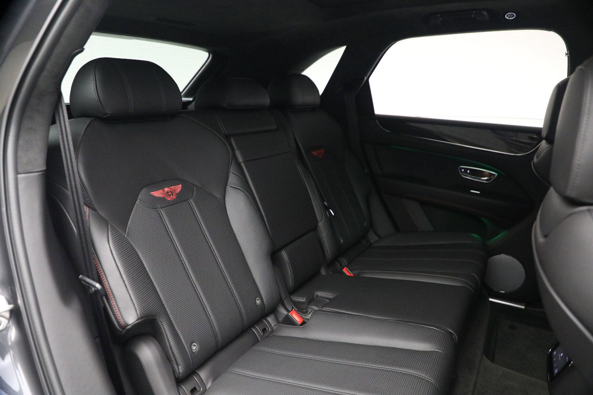 Certified 2021 Bentley Bentayga image 31