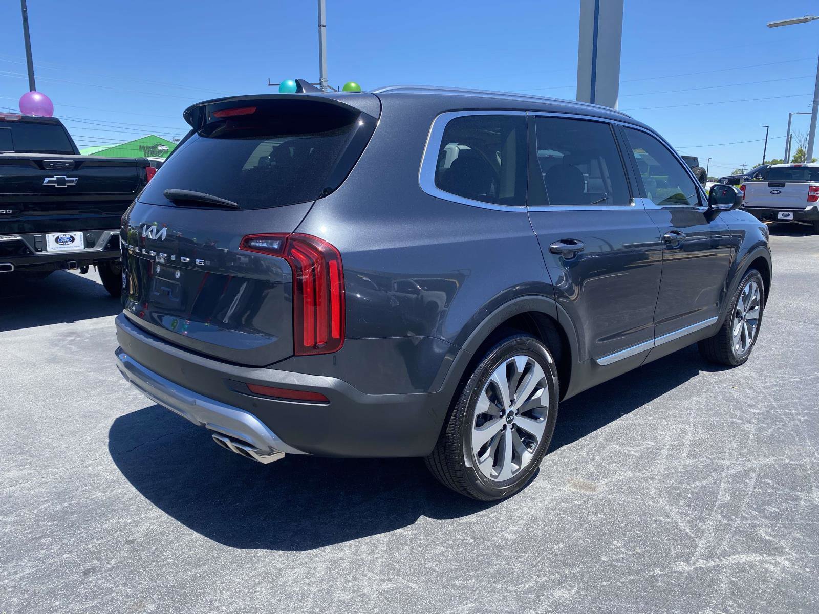 Used 2022 Kia Telluride EX w/ EX Premium Package FWD image 7