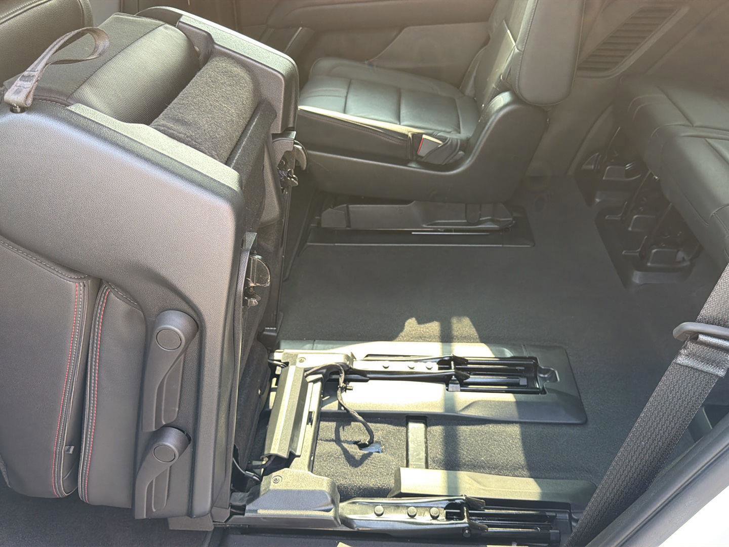 Used 2022 Chevrolet Tahoe RST w/ Luxury Package RWD image 16