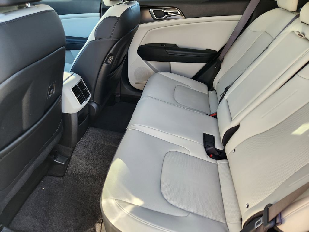 Certified 2026 Kia Sportage EX w/ EX Panoramic Sunroof Package image 28