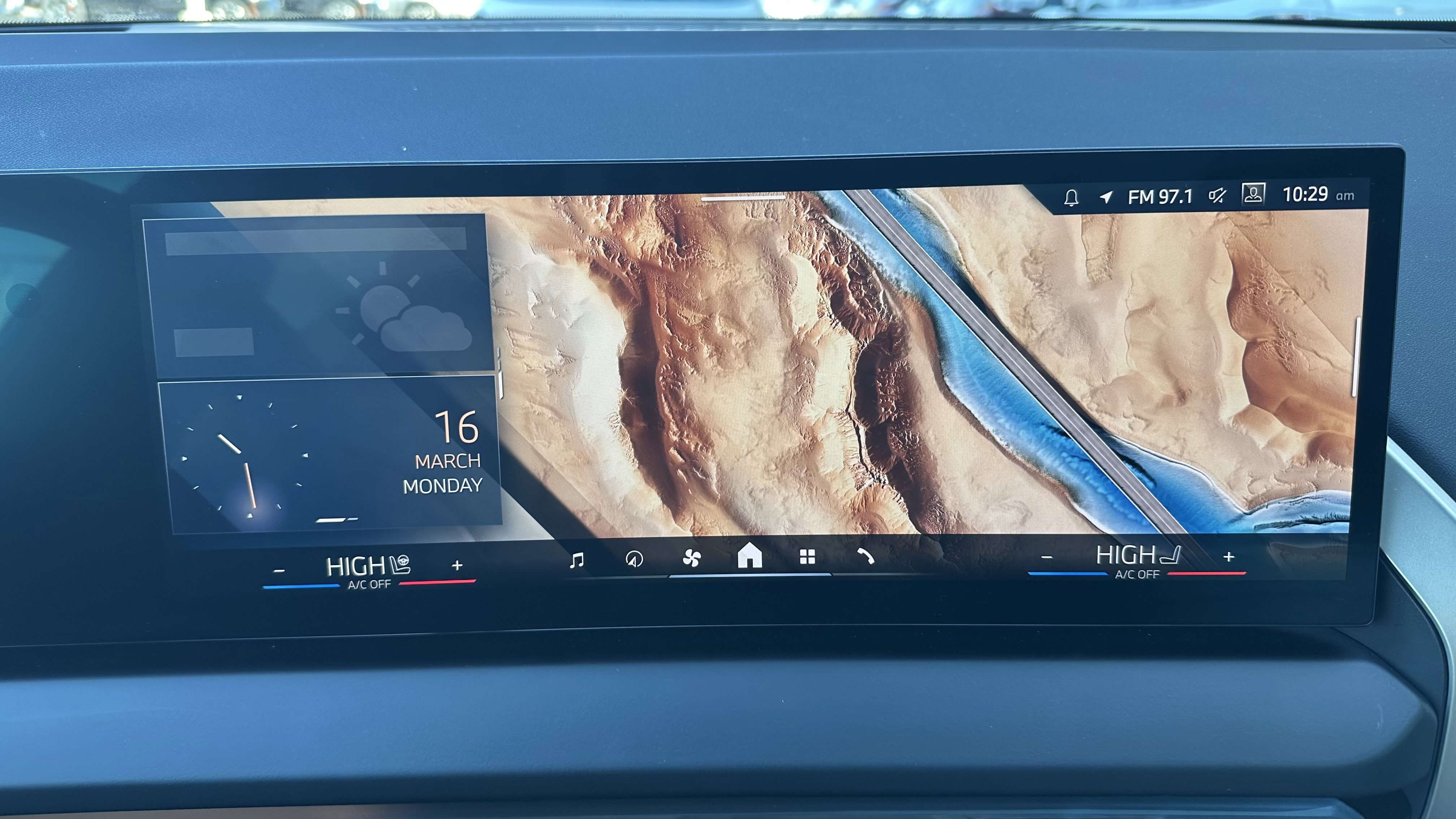 Used 2025 BMW X3 xDrive30i image 25