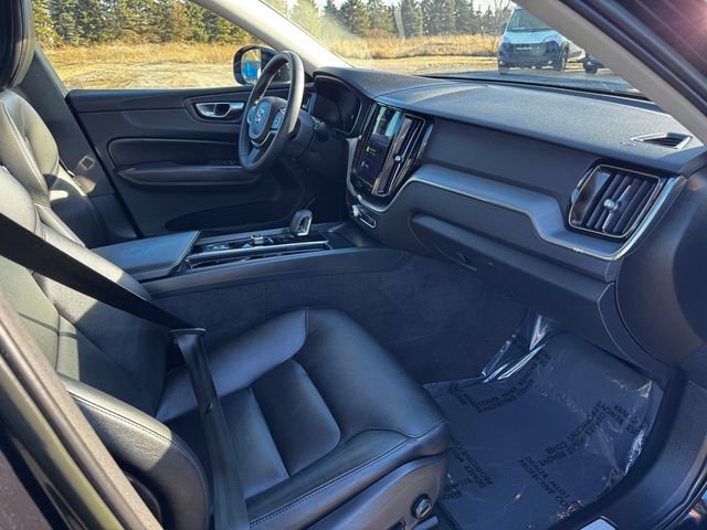 Used 2023 Volvo XC60 B5 Core image 15
