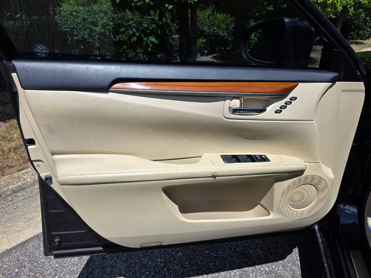 Used 2013 Lexus ES 300h w/ Premium Pkg FWD image 9