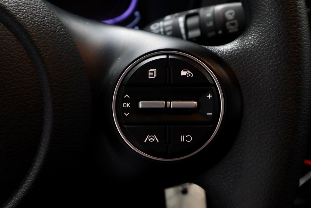 Used 2025 Kia Soul LX image 27