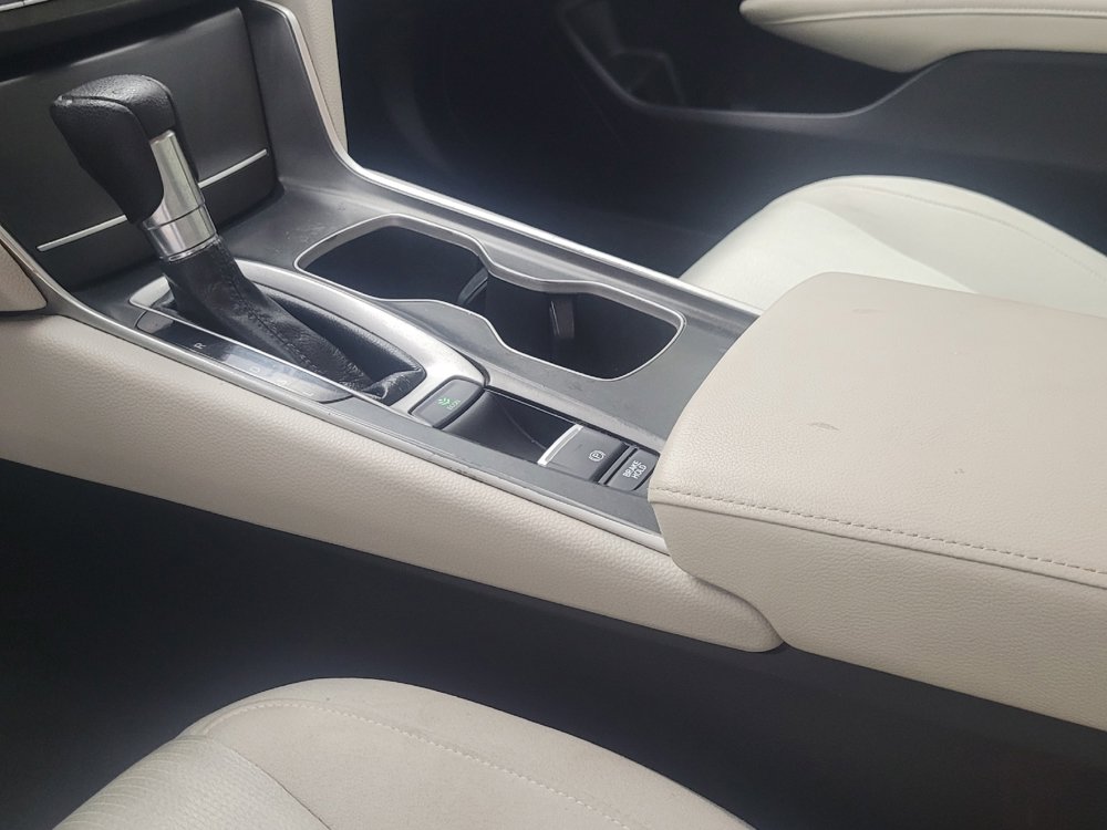 Used 2018 Honda Accord LX image 26