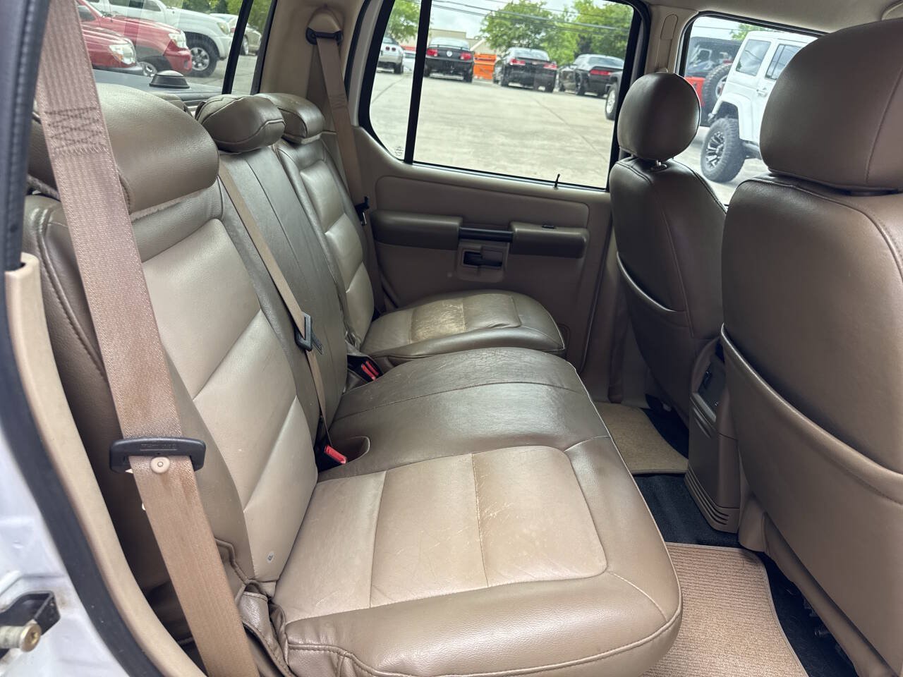 Used 2005 Ford Explorer Sport Trac XLT AWD/4WD image 17