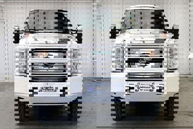 Used 2016 Ford F250 Lariat w/ Chrome Package image 3