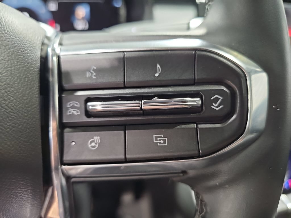 Used 2025 GMC Terrain Elevation AWD/4WD image 17