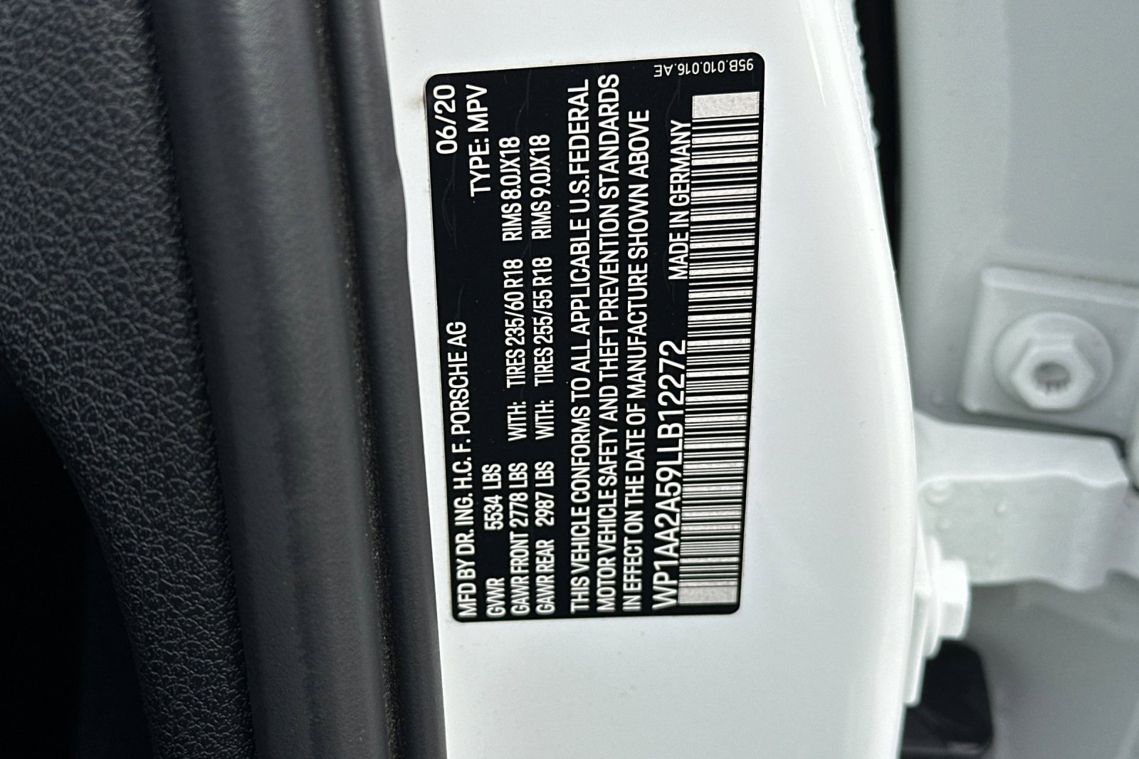 Used 2020 Porsche Macan image 28