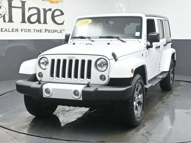 Used 2016 Jeep Wrangler Unlimited Sahara w/ Connectivity Group AWD/4WD image 7