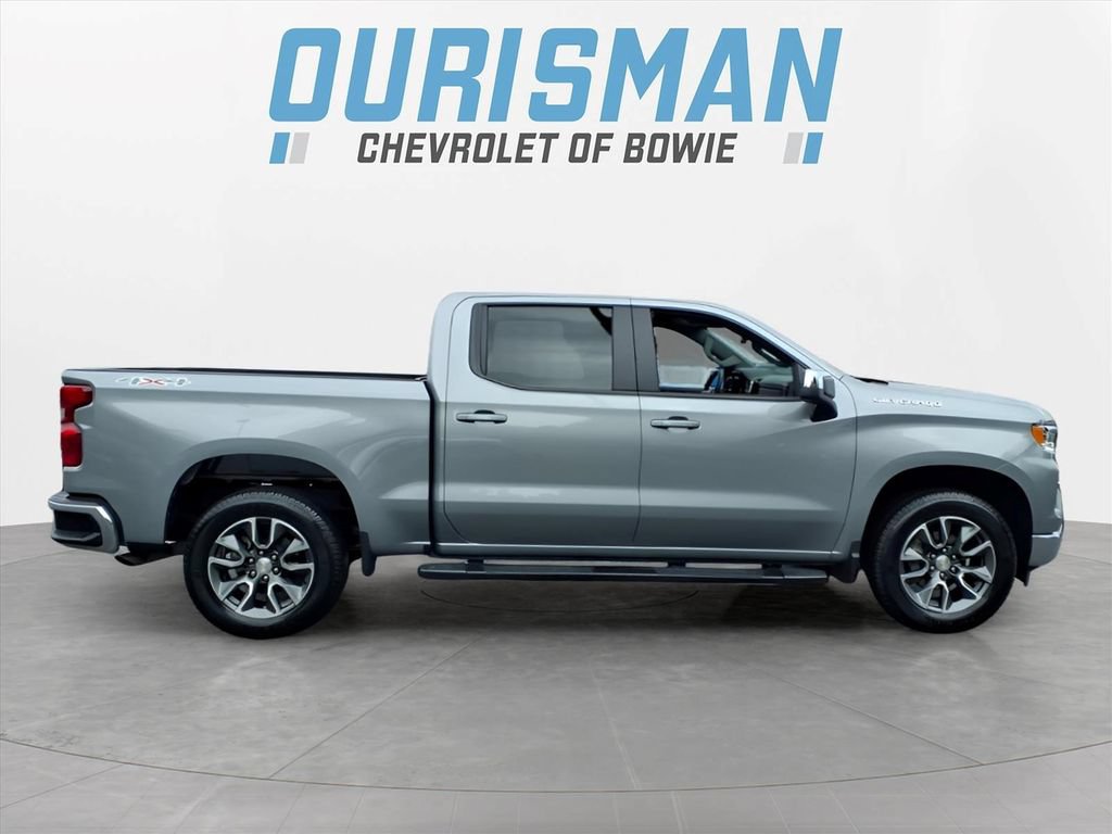 Used 2023 Chevrolet Silverado 1500 LT AWD/4WD image 2