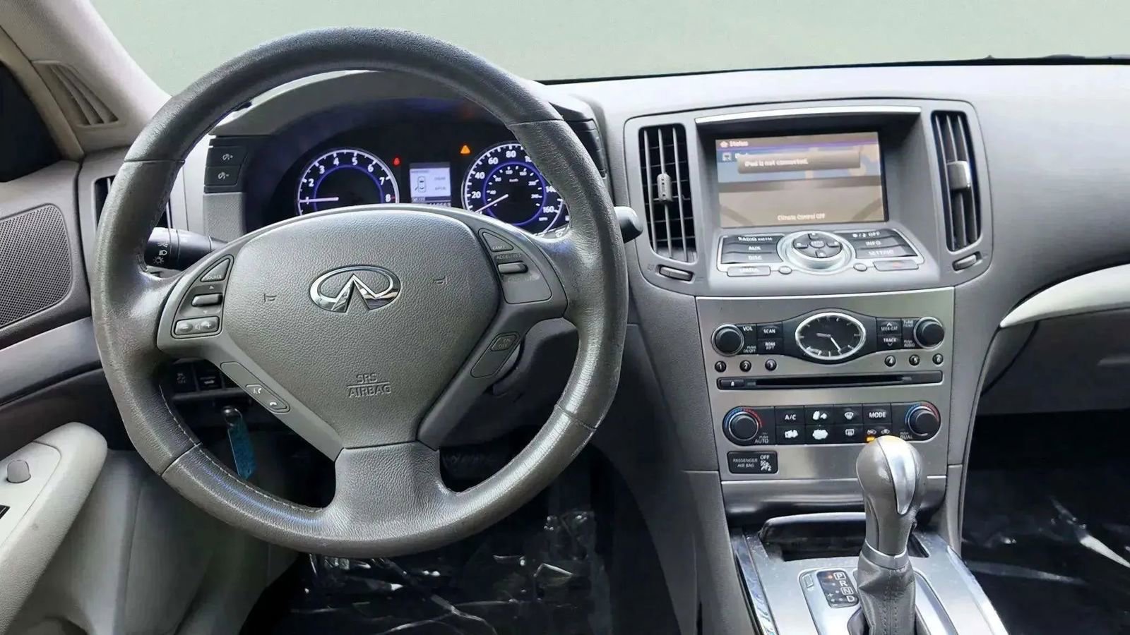 Used 2015 INFINITI Q40 w/ Moonroof Package image 11