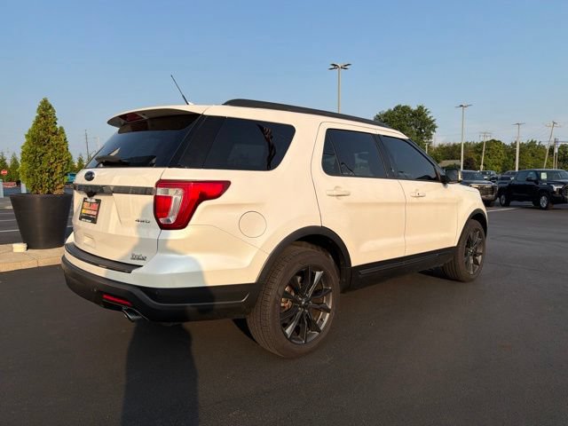 Used 2018 Ford Explorer XLT w/ Equipment Group 202A AWD/4WD image 7