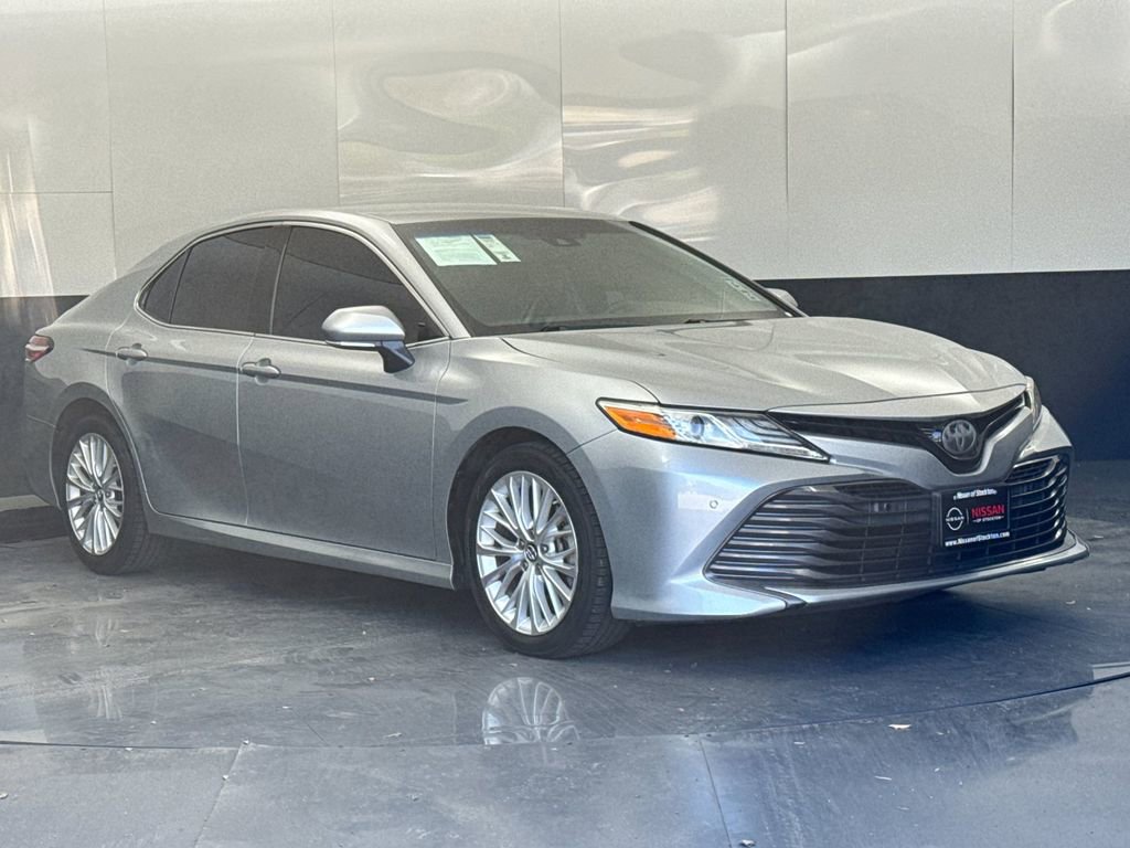 Used 2018 Toyota Camry XLE image 1
