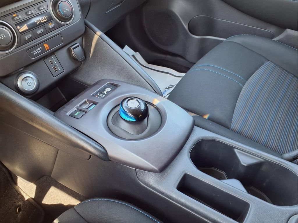 Used 2025 Nissan Leaf S FWD image 17