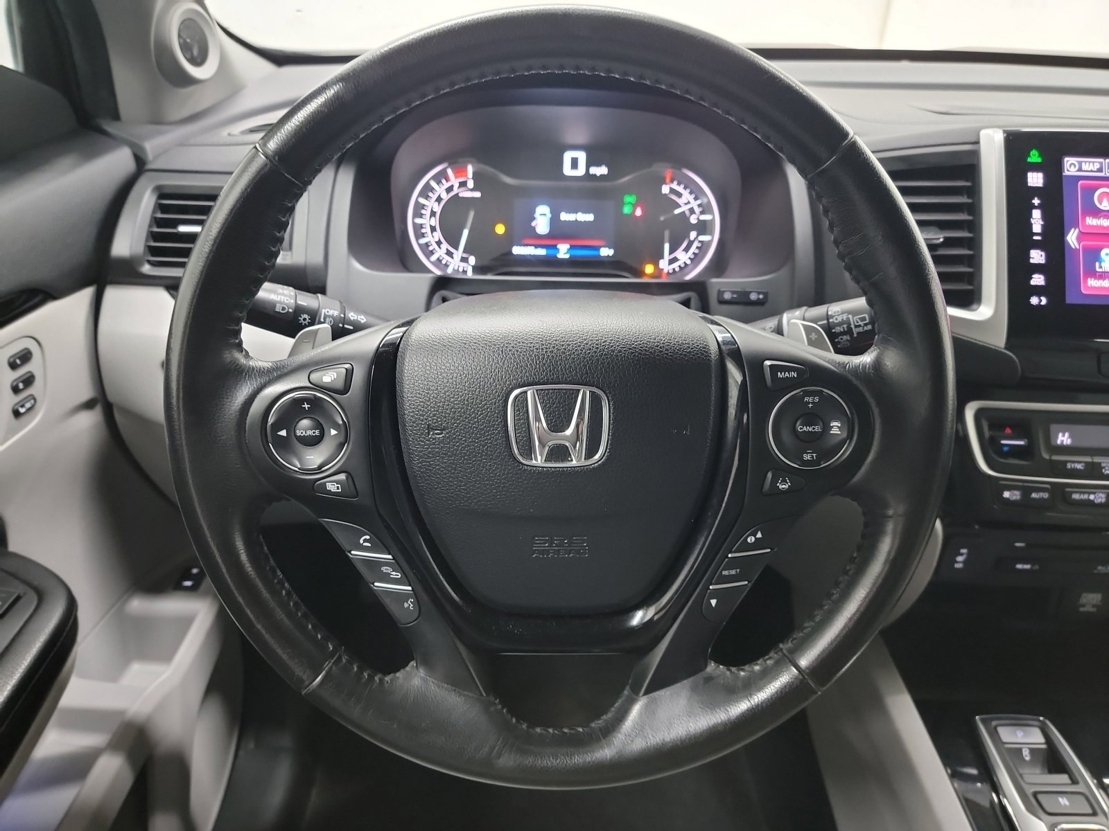 Used 2016 Honda Pilot Touring image 17