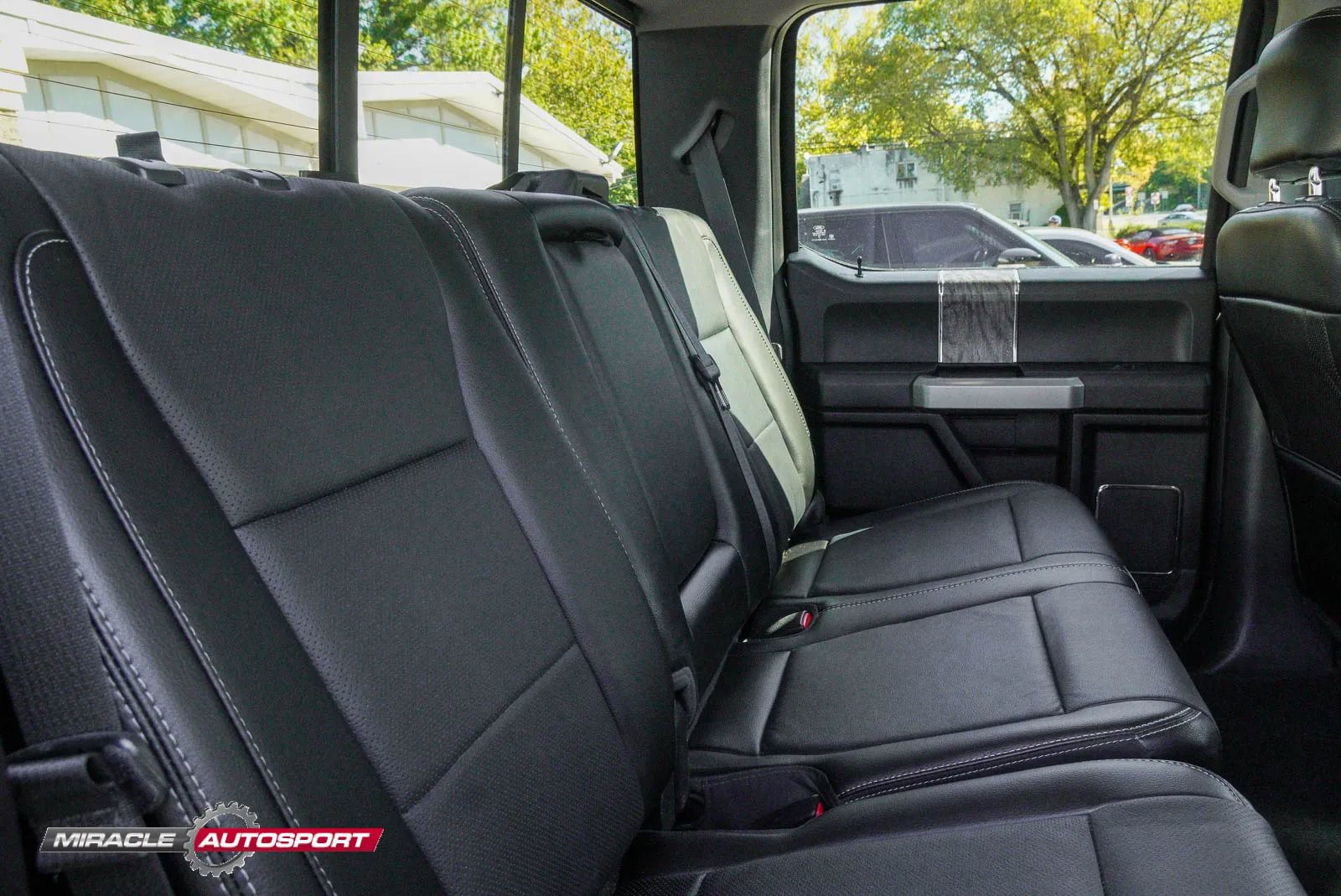 Used 2017 Ford F350 Lariat w/ Lariat Ultimate Package image 38