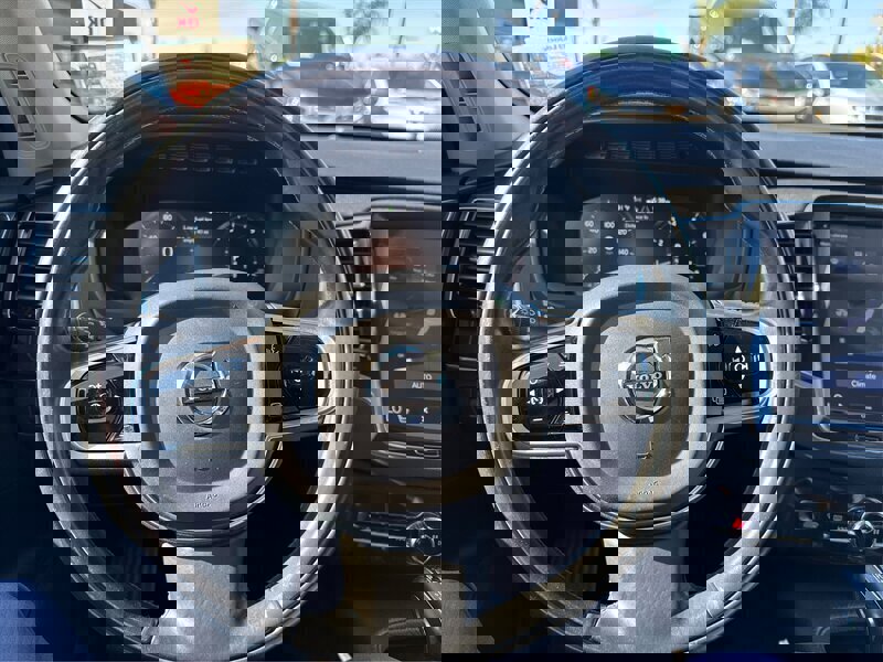 Used 2016 Volvo XC90 T6 Momentum w/ Momentum Plus Package image 91