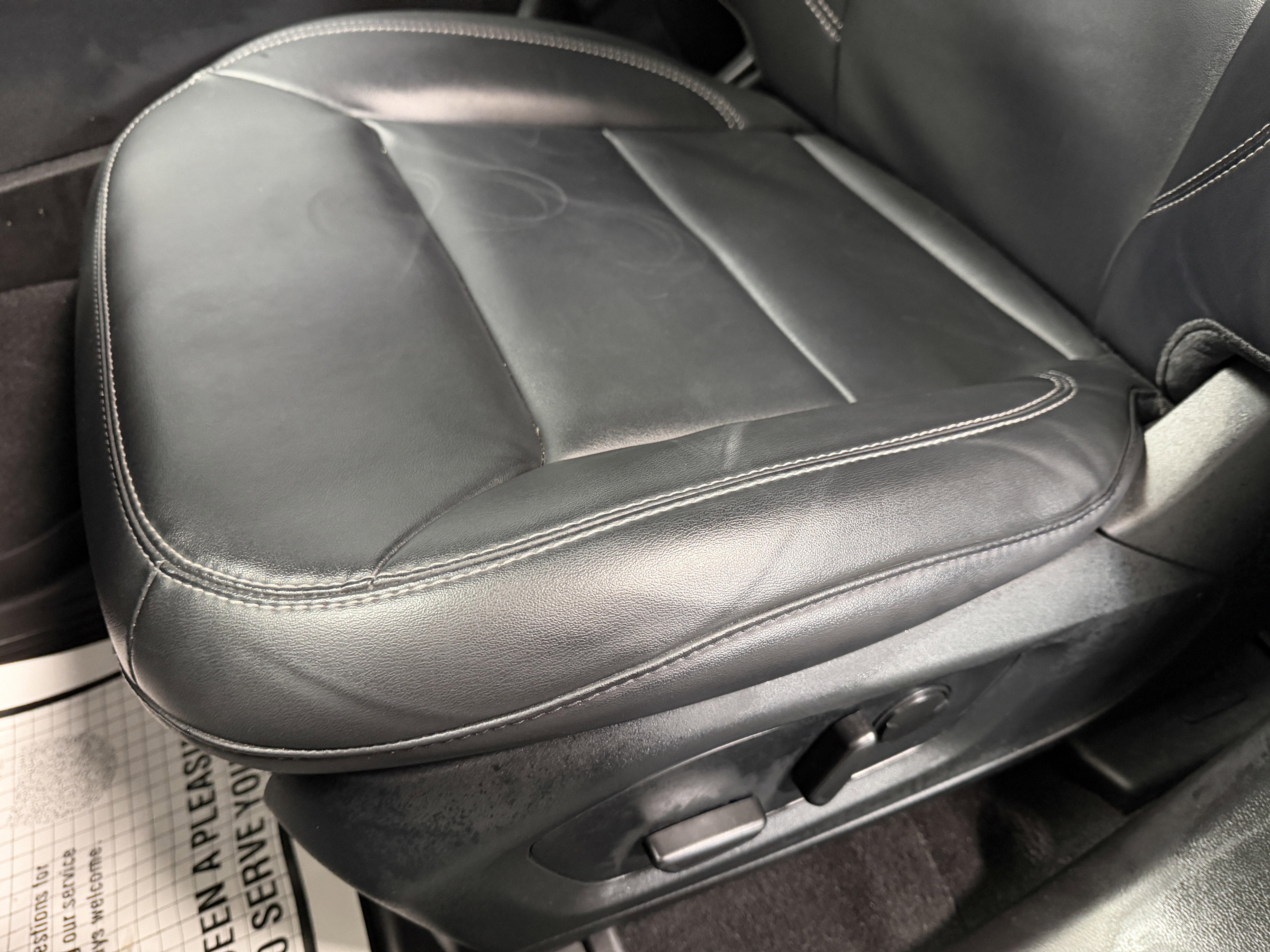 Used 2023 Ford Explorer XLT w/ Equipment Group 202A image 22