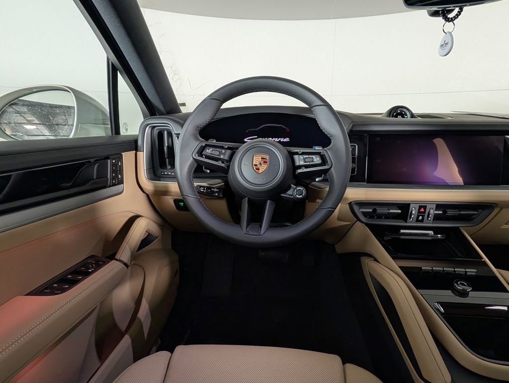 Certified 2025 Porsche Cayenne Coupe image 21