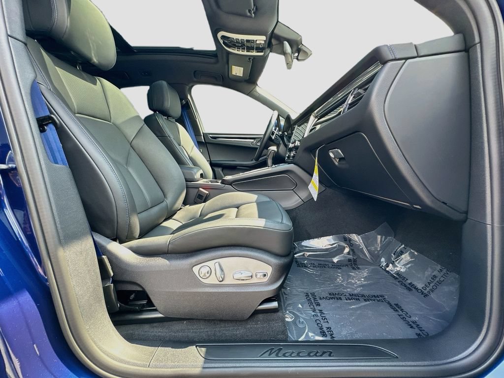 New 2026 Porsche Macan AWD/4WD image 30