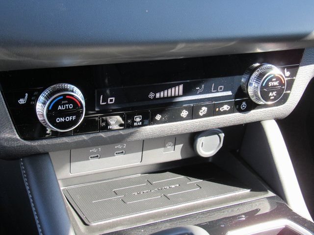 New 2026 Mitsubishi Outlander SE FWD image 18