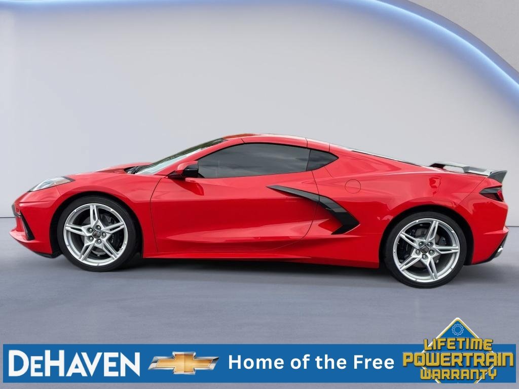 Used 2022 Chevrolet Corvette Stingray Coupe w/ 1LT RWD image 3
