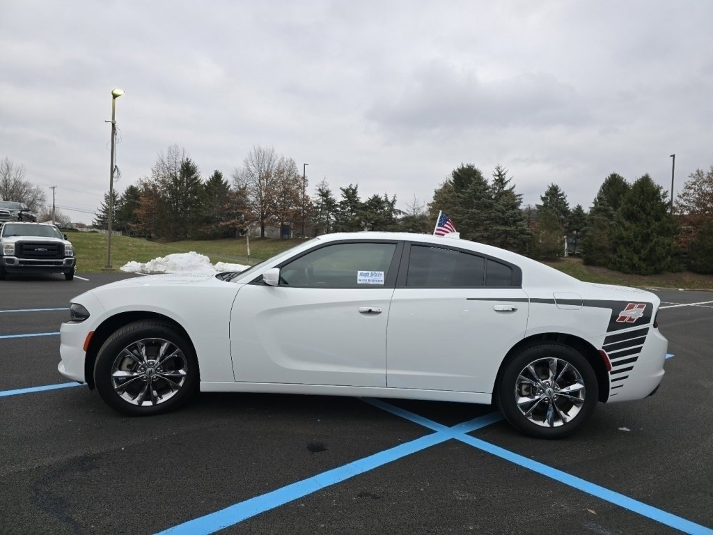 Used 2022 Dodge Charger SXT w/ Navigation & Travel Group image 12