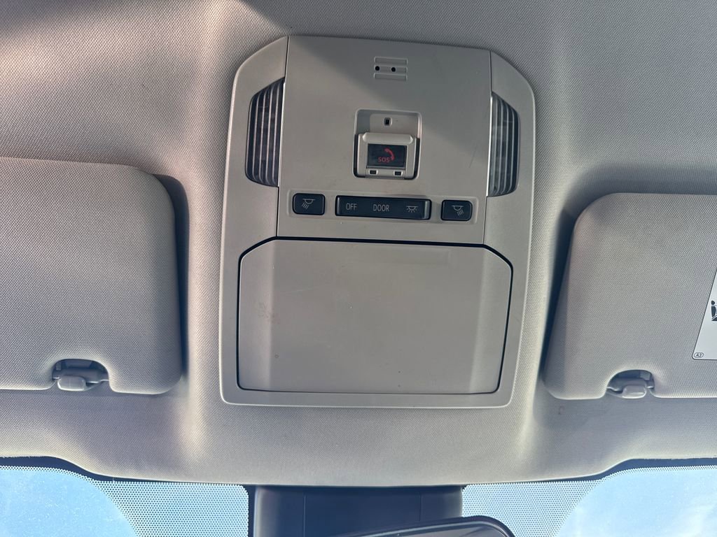 Used 2023 Toyota Highlander LE AWD/4WD image 33