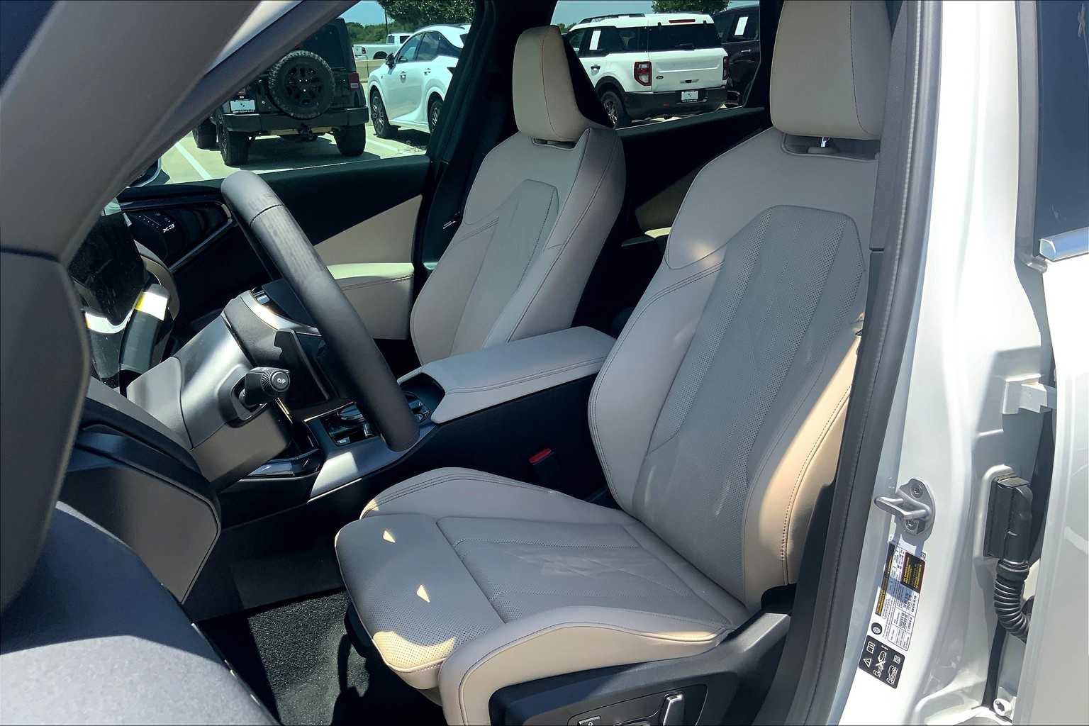 New 2025 BMW X3 xDrive30i w/ Premium Package image 9