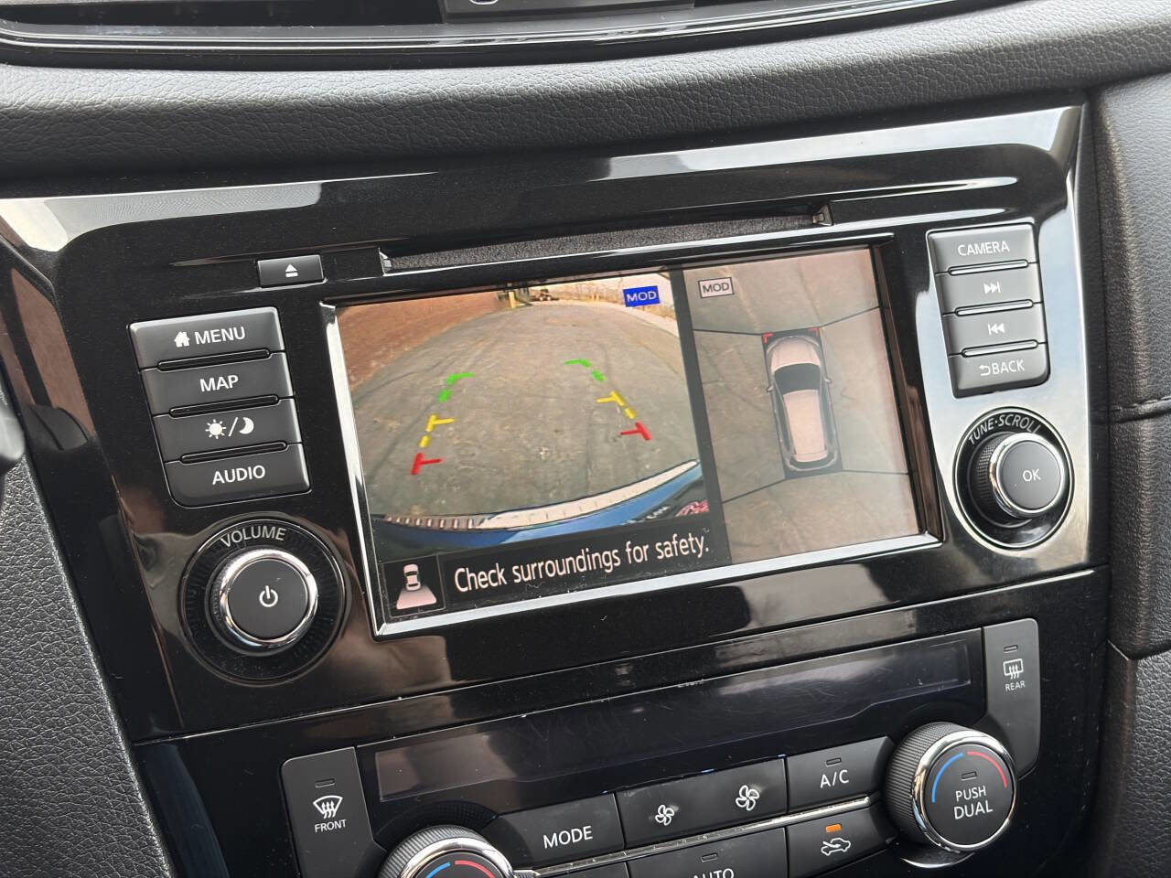 Used 2019 Nissan Rogue SV w/ Premium Package image 30