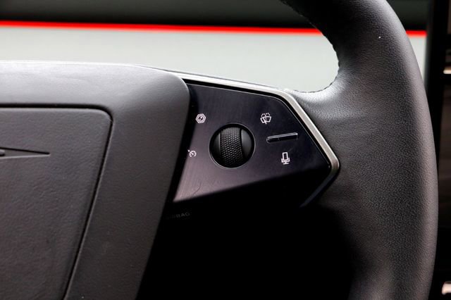 Used 2024 Tesla Cybertruck AWD Crew Cab image 16