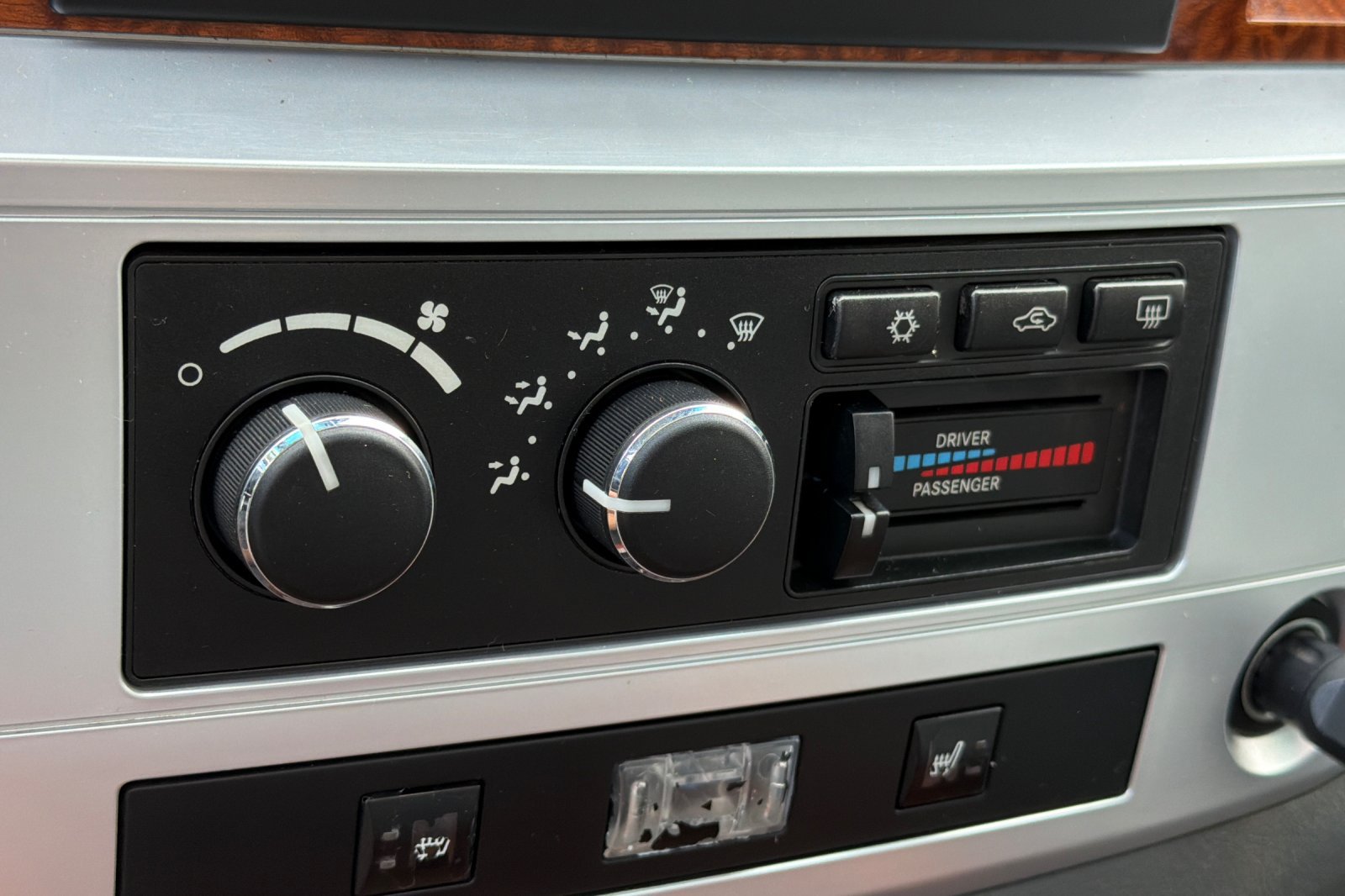 Used 2007 Dodge Ram 2500 Truck Laramie AWD/4WD image 19