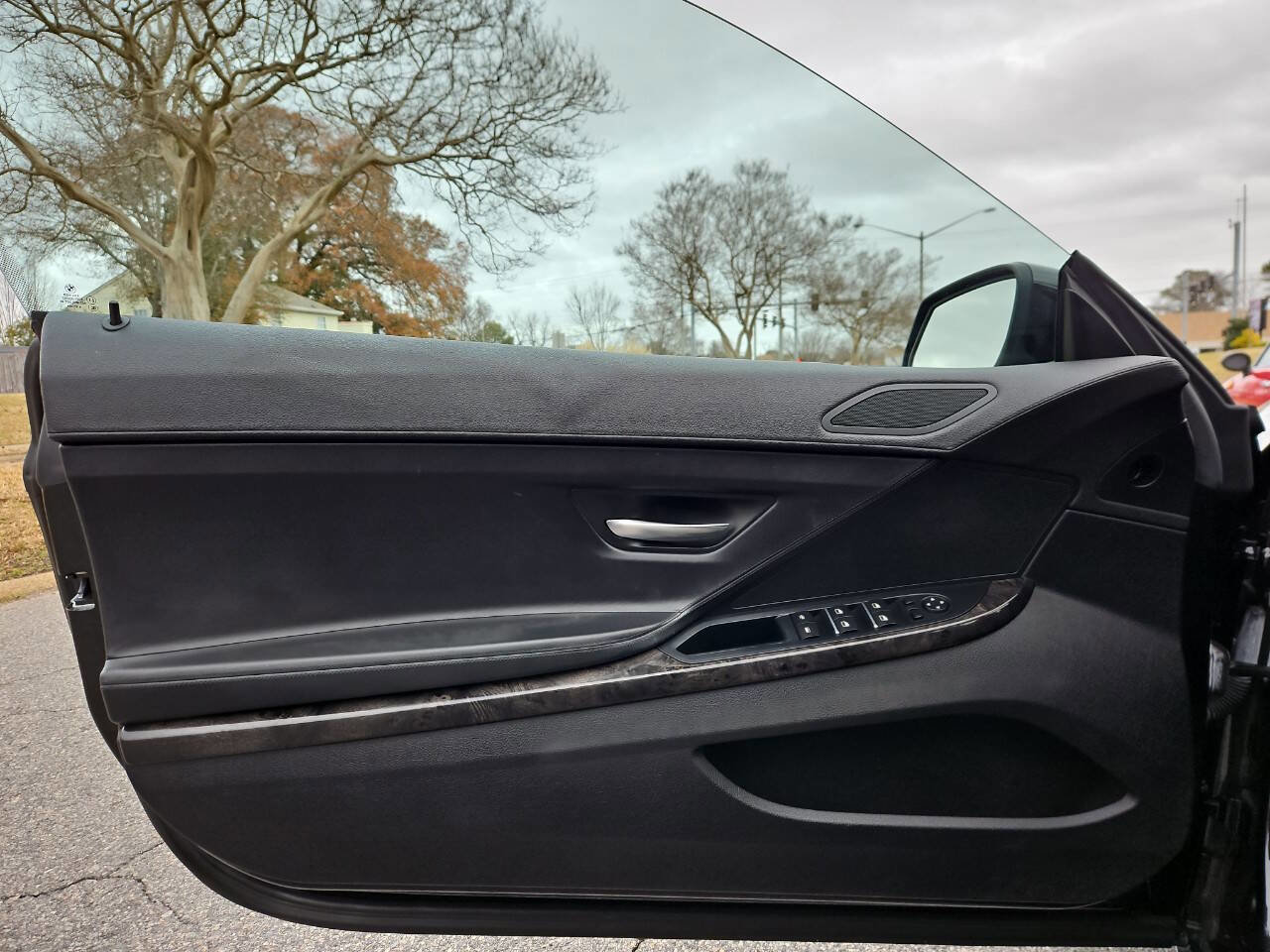 Used 2013 BMW 650i xDrive Convertible image 19