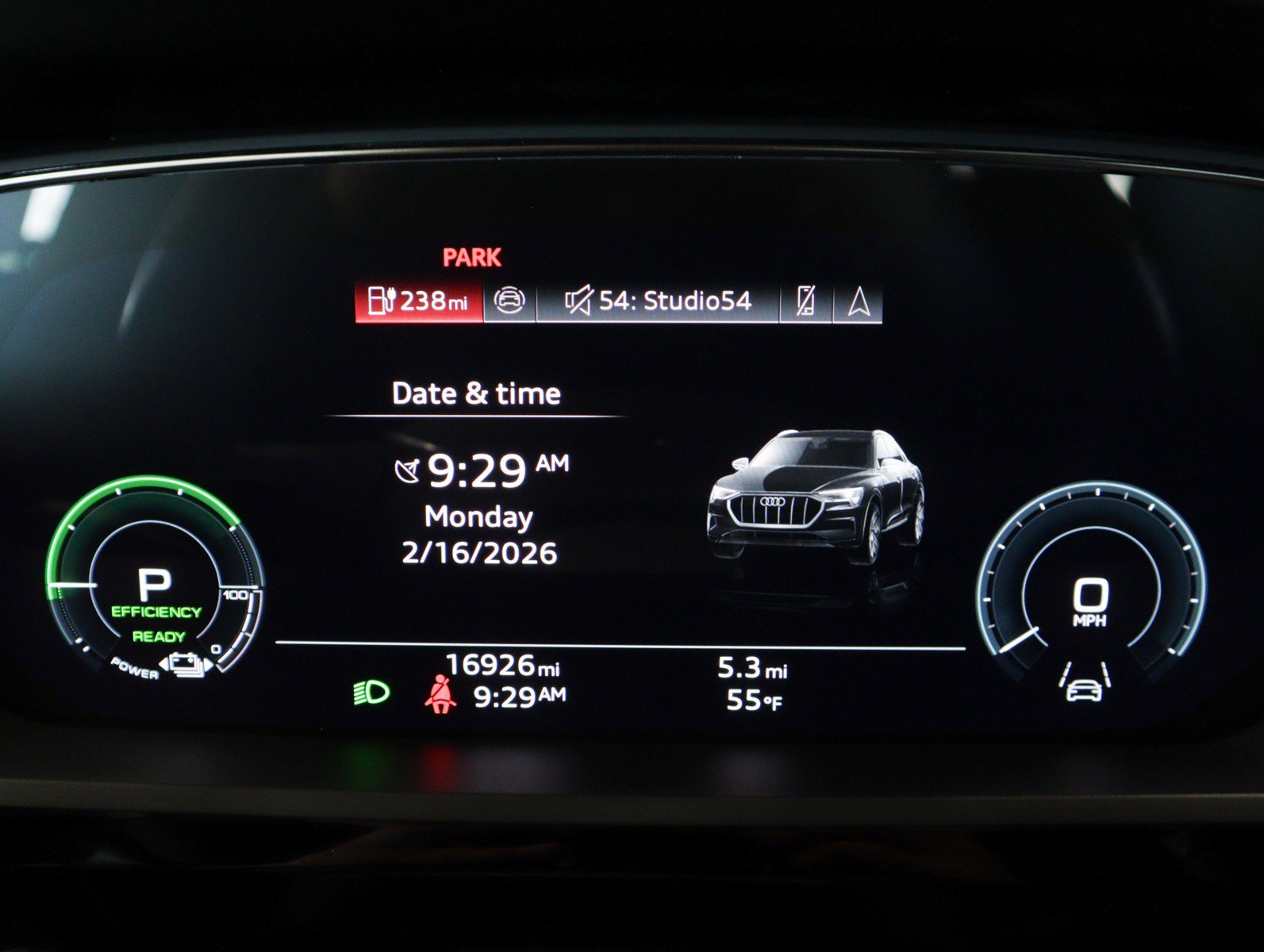 Used 2024 Audi Q8 e-tron Premium Plus image 19