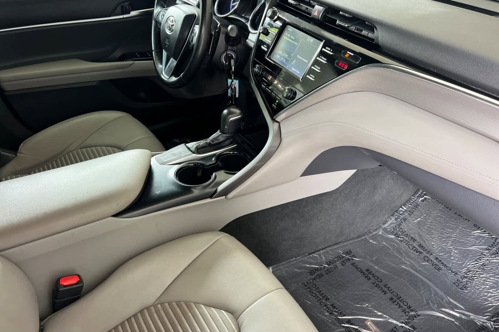 Used 2018 Toyota Camry SE FWD image 15