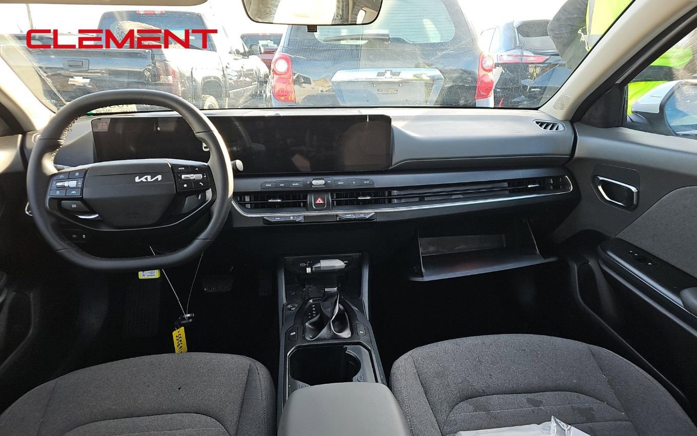 Used 2025 Kia K4 EX image 11