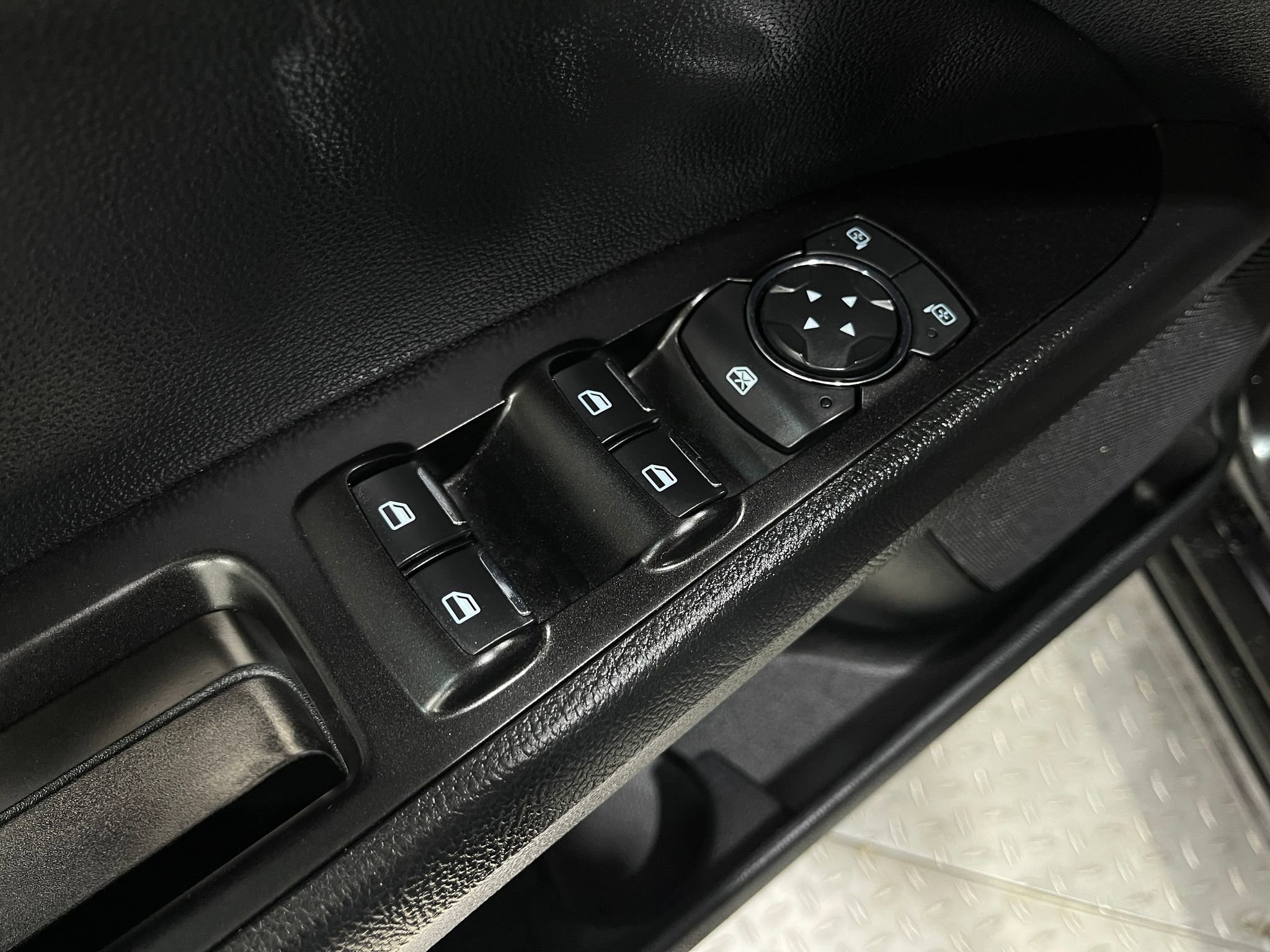 Used 2019 Ford Fusion SEL FWD image 15
