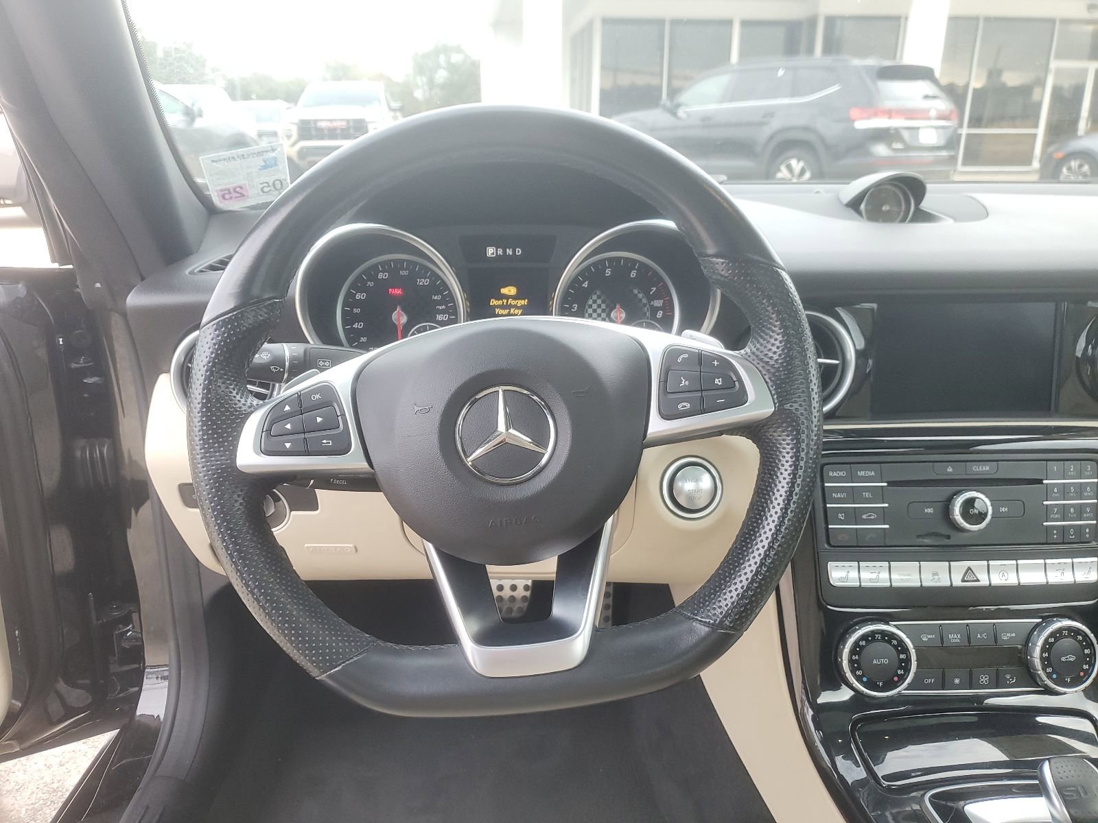 Used 2020 Mercedes-Benz SLC 300 image 10