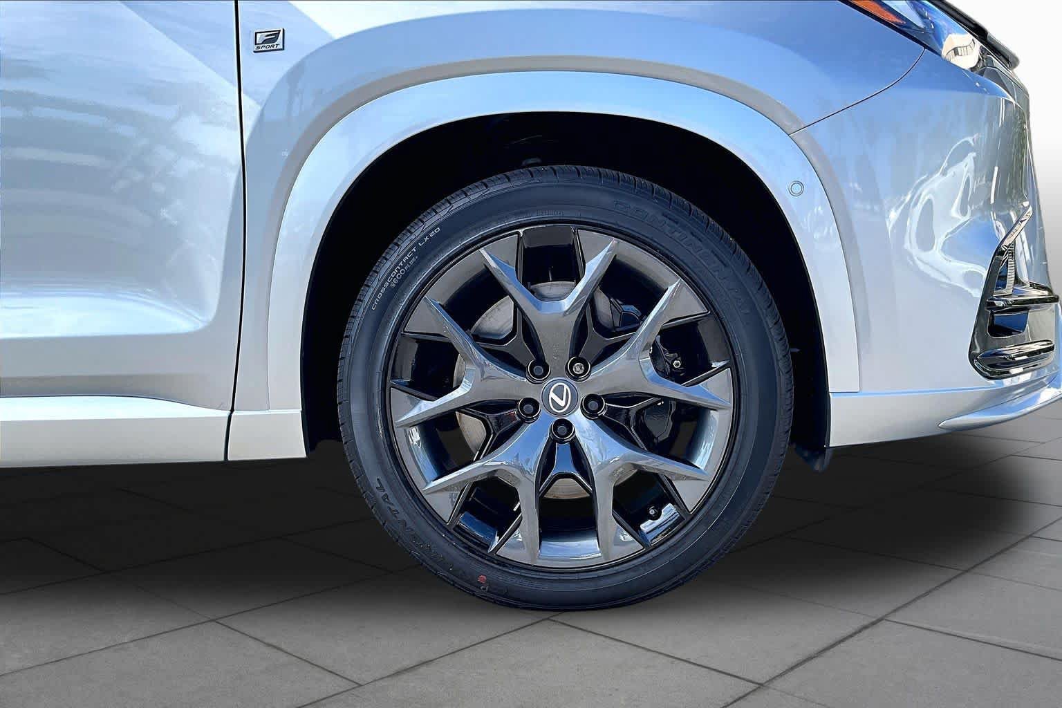 New 2026 Lexus TX 500h AWD image 9