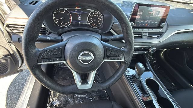Certified 2023 Nissan Altima 2.5 SV FWD image 18