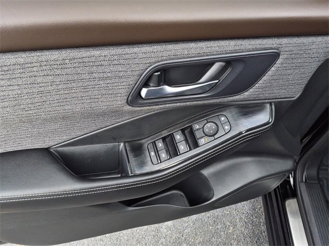 Used 2023 Nissan Rogue SV image 21