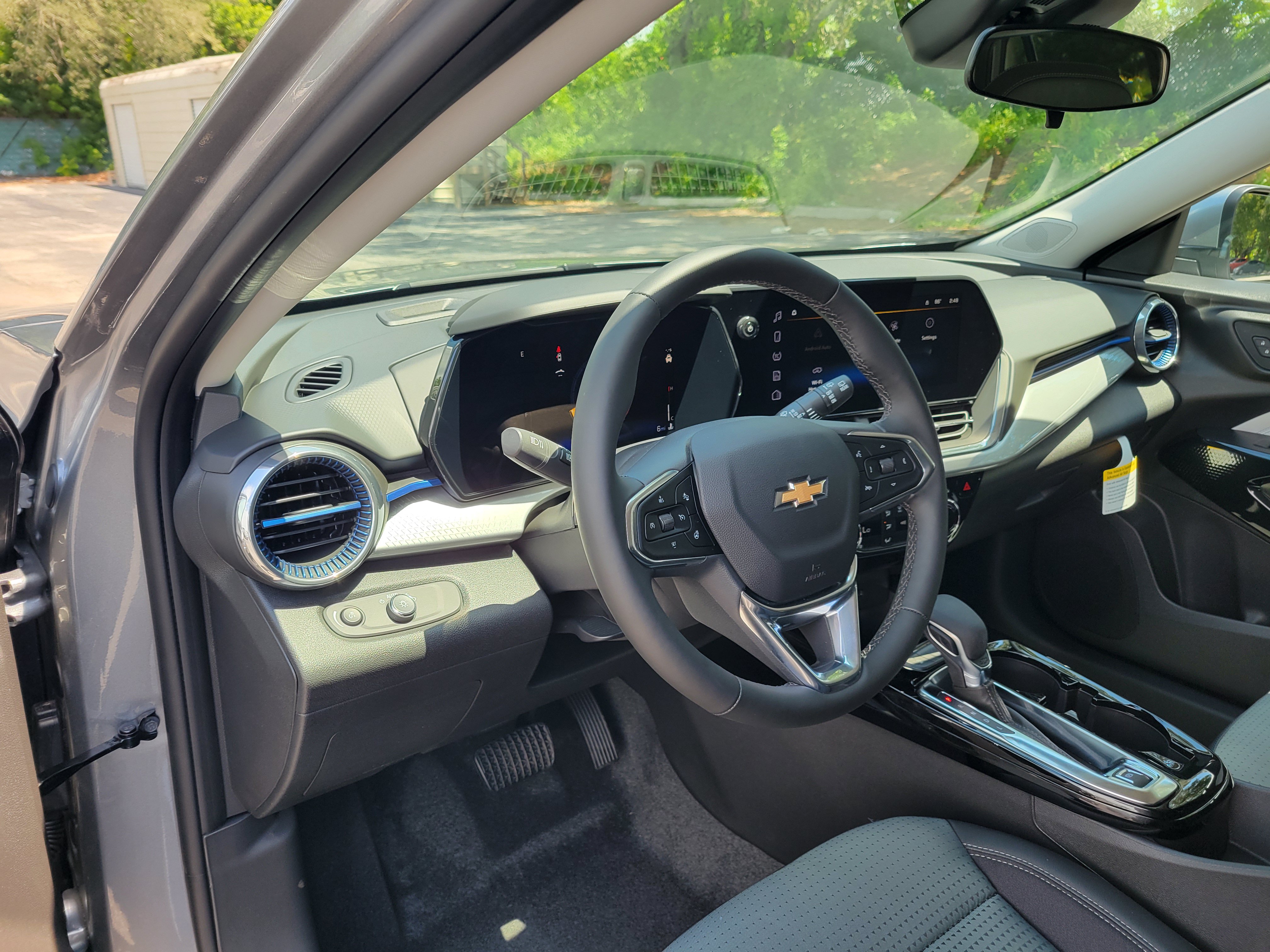 New 2026 Chevrolet Trax LT w/ Driver Confidence Package FWD image 25