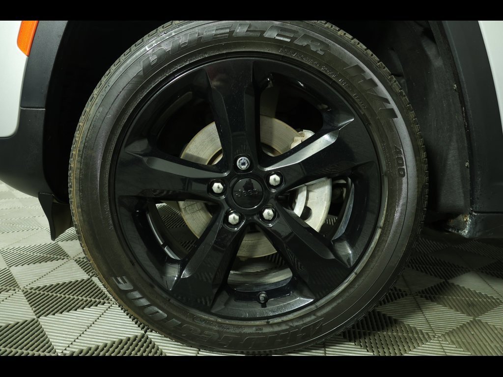 Used 2023 Jeep Grand Cherokee Altitude image 6