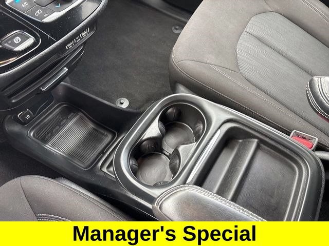 Used 2023 Chrysler Pacifica Touring FWD image 25